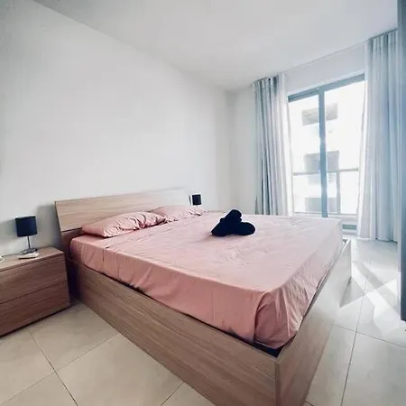 Deluxe Malta Location Sliema